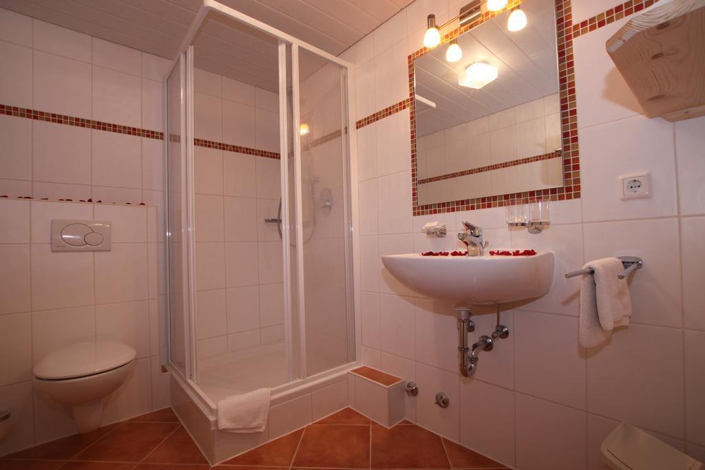 Gasthof Zur Muehle Leutasch Room photo
